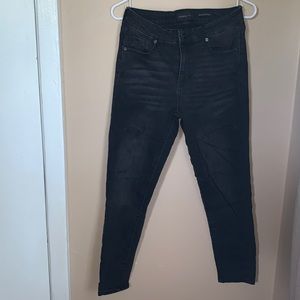 Black skinny jeans